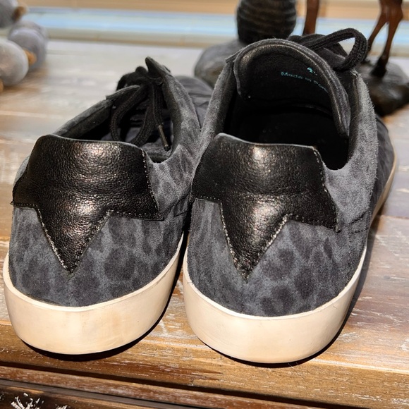 CLOUD Footwear size 40 leather gray cheetah print sneakers good used condition - Picture 12 of 16